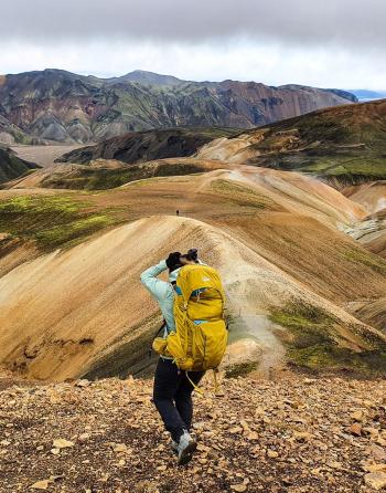 Do srdce islandských hor background